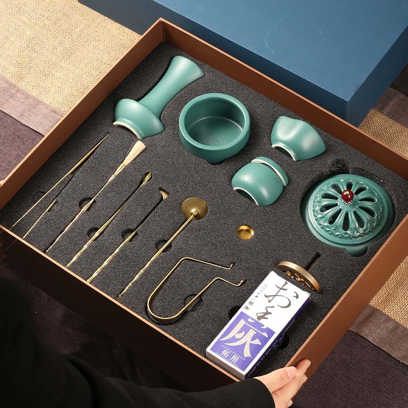 「Green Reverie」Ceramic Kōdō Ritual Gift Set – Incense Burner, Ash Press, Powder Tools & Accessories